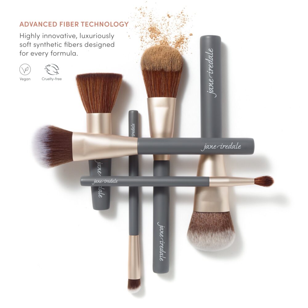 Jane Iredale Multiuse Blending Brush infographic